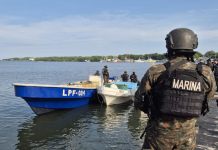 Marina intercepta dos embarcaciones de origen mexicano con 1,500 paquetes de cocaína Personal de la Marina de la Defensa Nacional interceptaron dos embarcaciones de origen mexicano en costa del Pacífico.