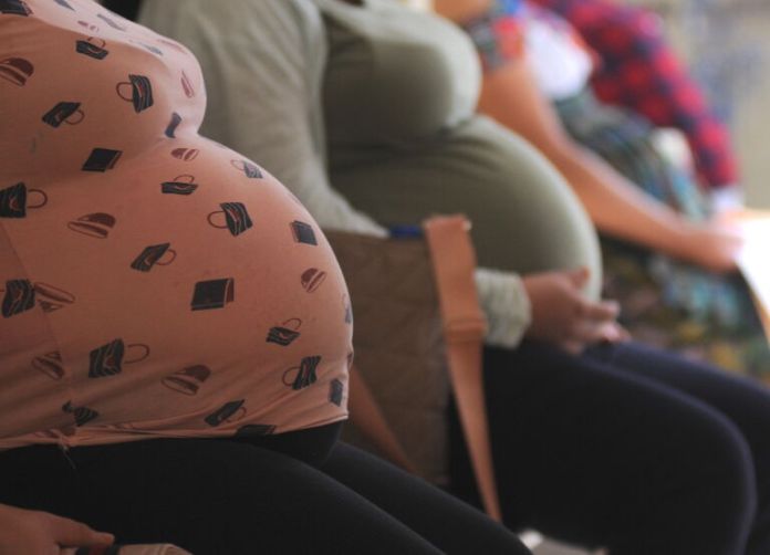 Cinco departamentos registran la mayor cantidad de denuncias por embarazos en menores de edad