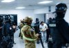 Algunos de los migrantes tras aterrizar en Venezuela. Foto La Hora: Agentes Azules.