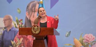 Ministra de Educación, Anabella Giracca.