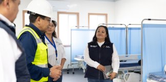 Instalación de la UCEE de módulos prefabricados para atención médica en Amatitlán