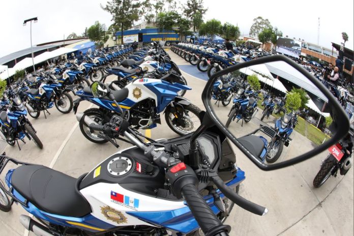 Motocicletas donadas a la PNC por parte de China (Taiwán). Foto La Hora: Mingob