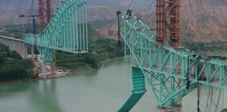 Puente China