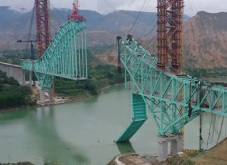 Puente China