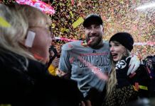 El compromiso de Taylor y Travis desata celebraciones de marcas, famosos, equipos y hasta Trump Travis Kelce y Taylor Swift