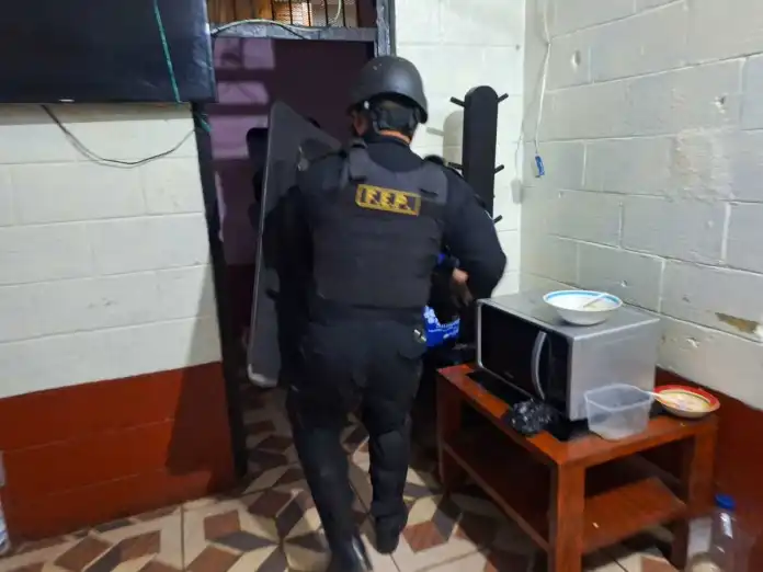 PNC requisa pavoncito