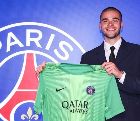PSG Lucas Chevalier