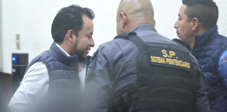 Luis Pacheco y Héctor Chaclán, exdirectivos de 48 Cantones guardan prisión preventiva desde abril pasado. Foto La Hora: Fabricio Alonzo
