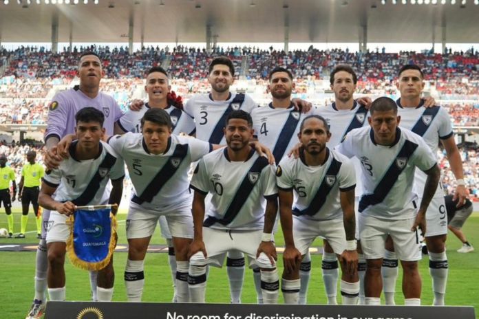 Selección Nacional antes del partido contra EE.UU. Foto La Hora: Fedefut