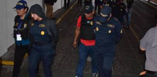 Cinco agentes de PNC fueron puestos a disposición de juez competente. Foto La Hora: Daniel Ramírez