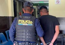 Capturan a alias “Seventy Demon” presunto responsable de la muerte de un policía municipal de San Juan Sacatepéquez Presunto pandillero alias "Seventy Demon" capturado por crimen en contra de un Policía Municipal. Foto La Hora: PNC