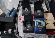 SAT decomisa relojes y joyería valorados en más de Q300 mil en el AILA SAT decomisa relojes y joyería valorados en más de Q300 mil en el aeropuerto La Aurora