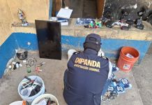 Localizan teléfonos celulares y listas con números telefónicos tras requisa en el Centro de Rehabilitación de Izabal. Foto La Hora: PNC