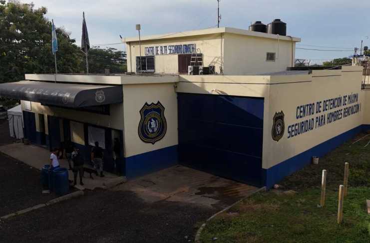 Fallece en cárcel Renovación I presunto atacante de dirigente del club Guastatoya La supuesta alteración al orden en la cárcel de Renovación I ocurrió la noche del jueves y dejó como saldo un reo fallecido. Foto La Hora: archivo