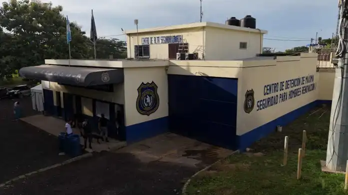 Restablecen-controles-de-seguridad-en-centro-carcelario-Renovacion-I1 (1) El Ministerio de Gobernación dará inicio a seguridad perimetral en Renovación 1 al prever actos ilícitos en el área tras amotinamientos.