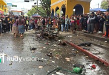 VIDEO: Cilindro de gas explota en Santa Cruz del Quiché y deja varios lesionados Incendio y explosión de cilindro de gas en parque central de Santa Cruz del Quiché. Foto La Hora: Rudyvision Noticias Quiche
