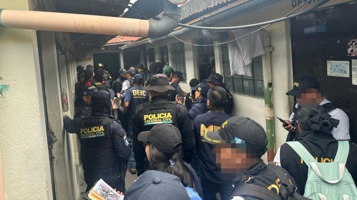 Tras denuncia de notarios, autoridades desarticulan red de falsificación de documentos