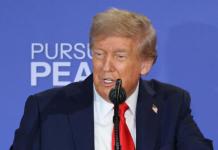 Trump indicó que firmará una orden ejecutiva para poner fin al voto por correo Trump indicó que firmará una orden ejecutiva para poner fin al voto por correo. Foto La Hora: EFE.