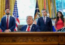 «Me llaman el presidente de Europa»: Donald Trump "Me llaman el presidente de Europa": Donald Trump. Foto La Hora: EFE.