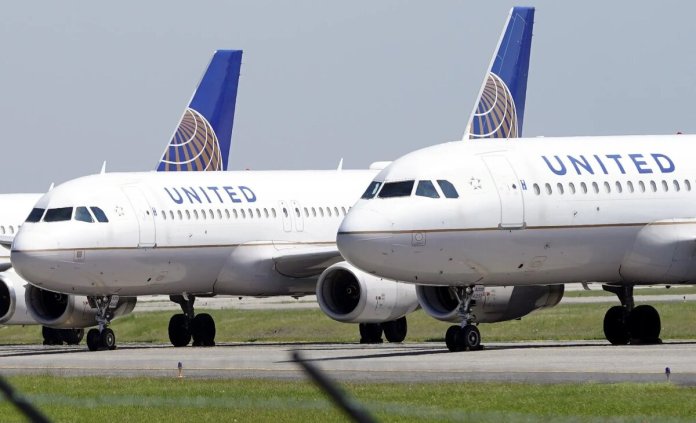 United Airlines sufre demoras por problema técnico en EE.UU. Foto La Hora: X / @GuntherEagleman.