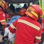 Bomberos Municipales trasladaron a la víctima al Hospital General San Juan de Dios. Foto La Hora: Bomberos Municipales