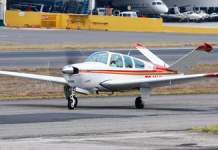 Imagen ilustrativa del tipo de aeronave TG-MAX, tipo Bonanza 35. Foto La Hora: JetPhotos.