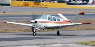 Imagen ilustrativa del tipo de aeronave TG-MAX, tipo Bonanza 35. Foto La Hora: JetPhotos.