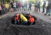 Trabajadores del CIV, ya se encuentran en el lugar para habilitar el paso. Foto La Hora: CIV.