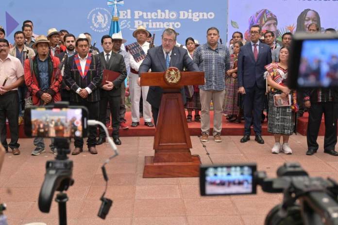 El presidente Bernardo Arévalo anunció la iniciativa de ley para reformar la Ley Orgánica del Presupuesto. Foto: La Hora / Fabricio Alonzo