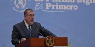 Arévalo afirma que "para el creyente, no es necesario" el día de la Biblia, ley aprobada por el Congreso de la República