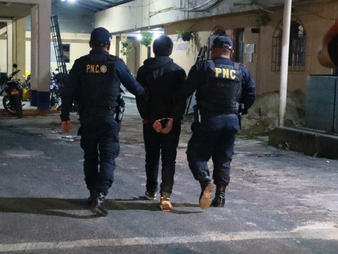 El arma incautada a “Capibara” tenía reporte de robo en Santa Catarina Pinula.