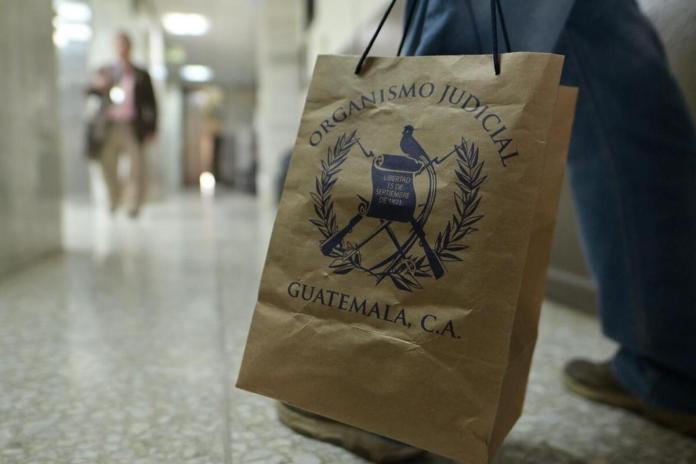En una semana, el Organismo Judicial hizo una serie de compra de abarrotes, muebles y electrodomésticos, solicitados por los magistrados de la CSJ. Foto La Hora: Fabricio Alonzo