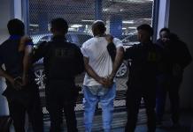 "Soy maestro de inglés, ellos son profesionales": dice uno de los detenidos por irrupción en sótano del MP