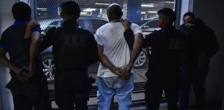 "Soy maestro de inglés, ellos son profesionales": dice uno de los detenidos por irrupción en sótano del MP