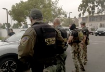 Empresa de alquiler rechaza uso de sus camiones durante redada en Los Ángeles