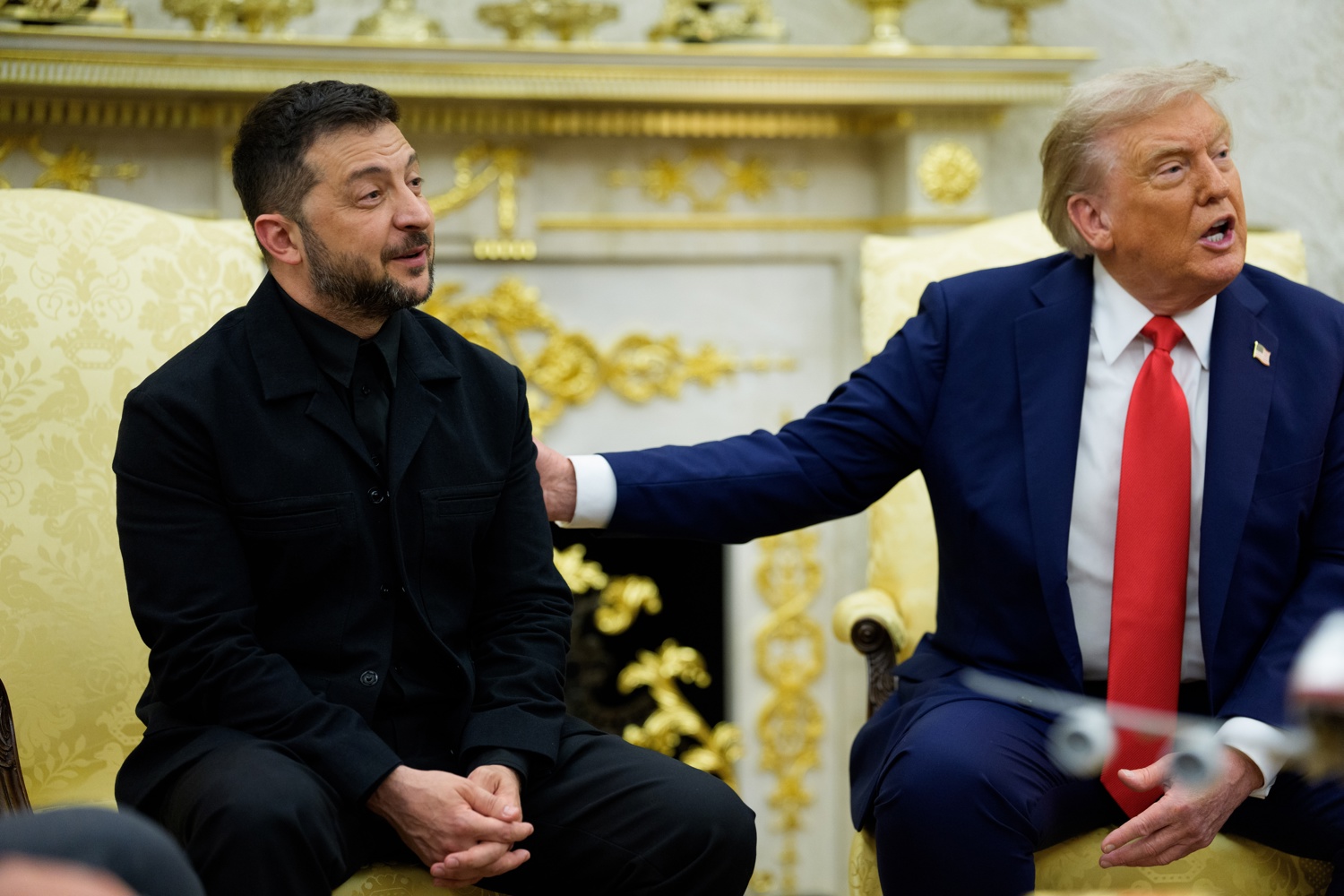 El traje de Zelenski vuelve a ser tema en la Casa Blanca y genera risas junto a Trump