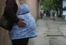 Más de 1 mil 200 niñas entre 10 y 14 años dieron a luz; la ley los considera violación Más de 1 mil 200 niñas entre 10 y 14 años dieron a luz; la ley los considera violación