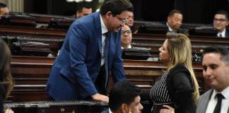 El diputado Julio Héctor Estrada fue uno de los ponentes de la ley que garantiza fondos a los Codedes para varios periodos fiscales. Foto: La Hora / José Orozco