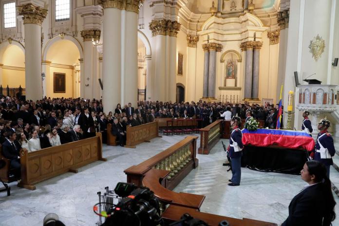 Ausencia oficial en el último adiós a Uribe Turbay, por solicitud de sus familiares.