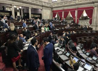 Aunque los diputados permanecieron en sesión por más de dos horas y media, no se conoció la iniciativa de ley contra lavado de dinero que envió el organismo Ejecutivo. Foto: La Hora / José Orozco