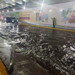 Autoridades reportan inundaciones por lluvias torrenciales en CDMX.