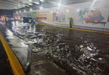 Autoridades reportan inundaciones por lluvias torrenciales en CDMX.