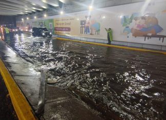 Autoridades reportan inundaciones por lluvias torrenciales en CDMX.