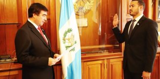 A puerta cerrada, el presidente del OJ, Teódulo Cifuentes, juramentó al nuevo secretario de la CSJ, Emanuel Molina Castañeda. Foto La Hora: OJ