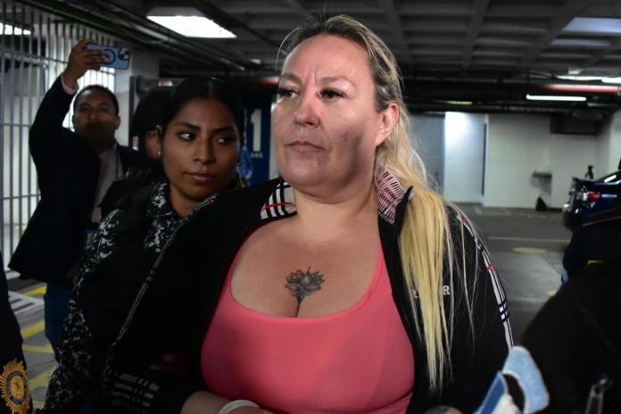 Maria Marta Castañeda Torres fue capturada la tarde de este miércoles 27 de agosto por la Policía Nacional Civil (PNC). Foto La Hora: Daniel Ramírez Maria Marta Castañeda Torres fue capturada la tarde de el miércoles 27 de agosto por la Policía Nacional Civil (PNC). Foto La Hora: Daniel Ramírez