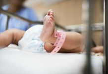 muerte de 12 bebés