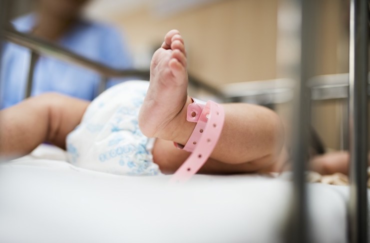 muerte de 12 bebés