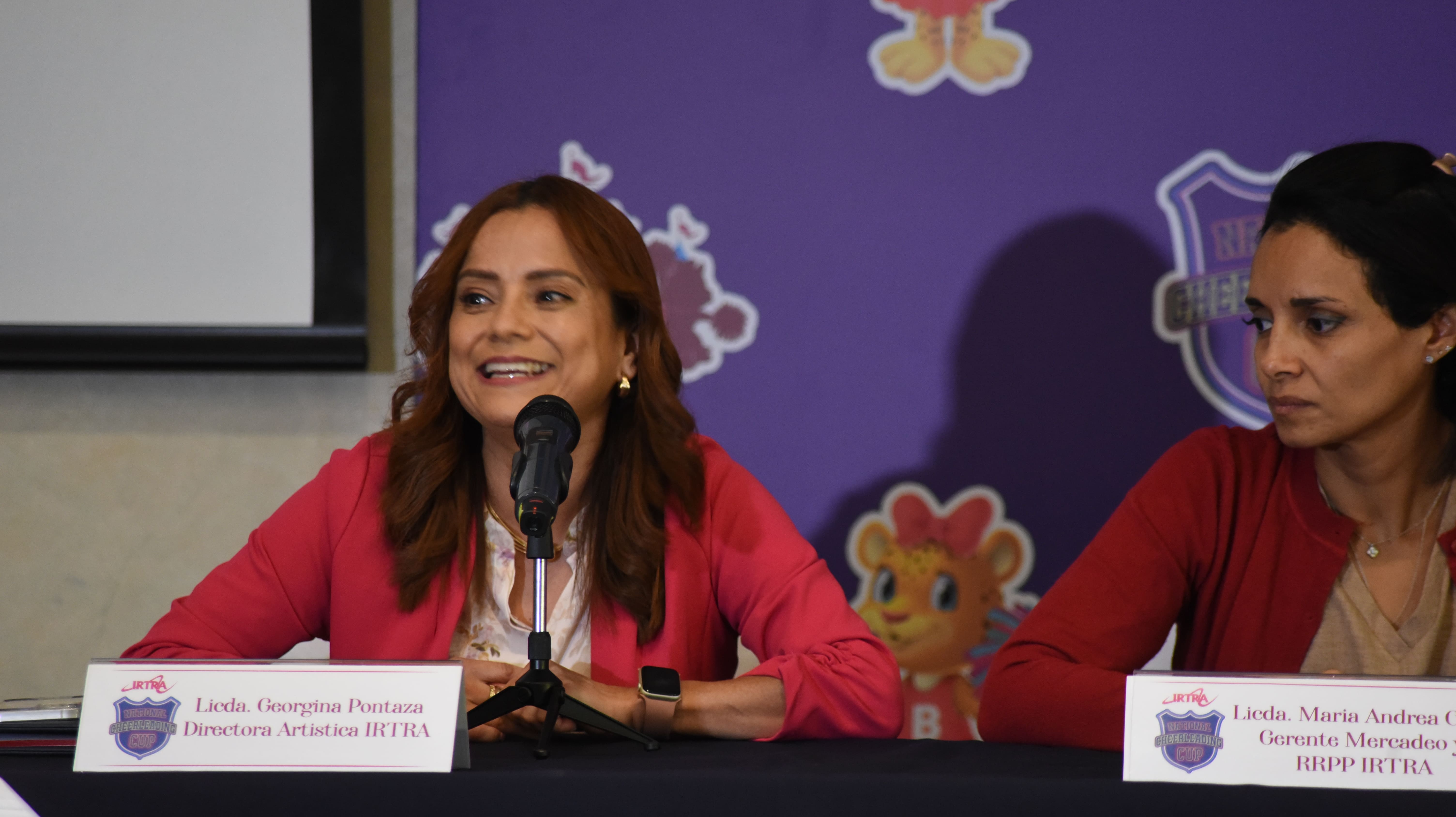 Georgina Pontaza, otorgando detalles de la Copa Nacional de Cheerleading 2025. Foto: La Hora/ José Orozco.
