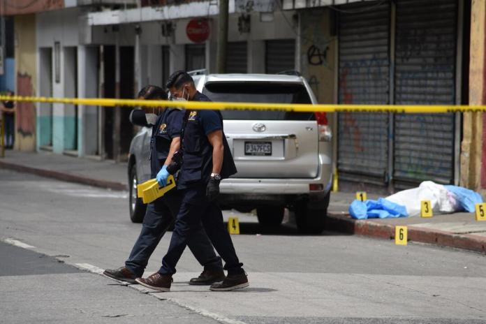 Analistas comentaron su percepción sobre el ataque armado en contra del abogado Edwin Mayen en la zona 1 de la capital. Foto La Hora Analistas comentaron su percepción sobre el ataque armado en contra del abogado Edwin Mayen en la zona 1 de la capital. Foto La Hora