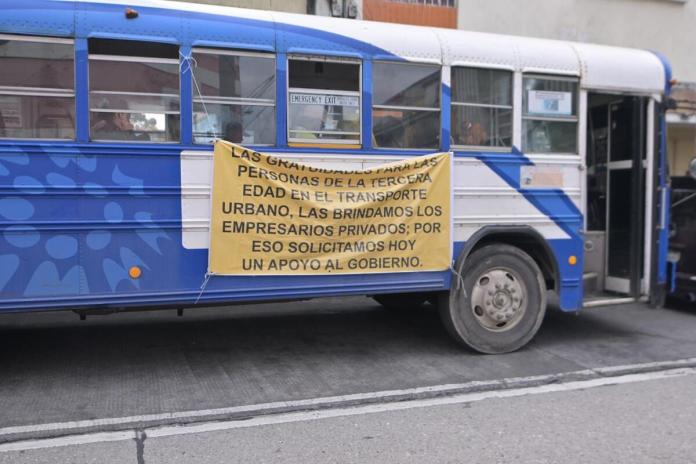 Buses en Mixco solicita apoyo económico por servicio gratuito a personas de la tercera edad y seguridad.